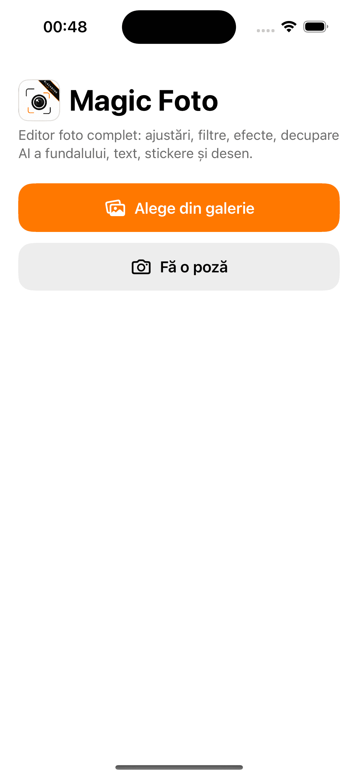 Ecranul principal — alb cu accente portocalii, asortat cu sigla
